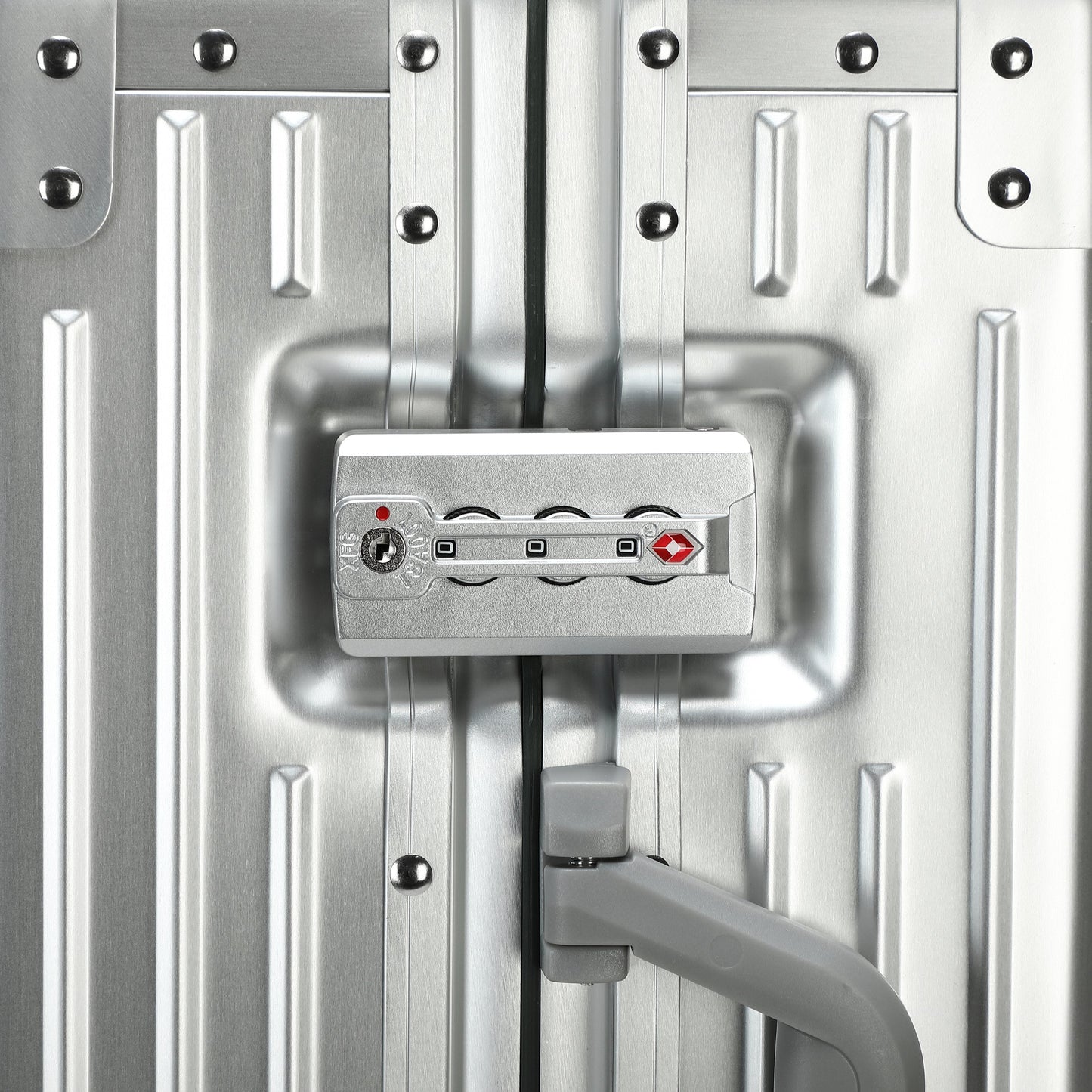 Maleta 100% ALUMINIO de cabina Praga 55CM